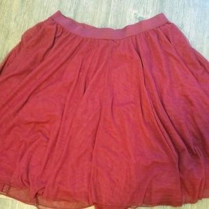 Torrid 2 Tulle Pleated Midi Burgundy Maroon Skirt